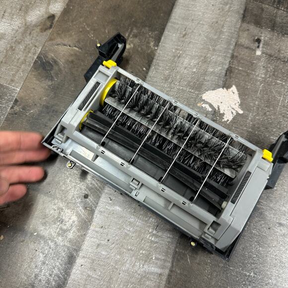 Enhanced Brush Assembly For iRobot Roomba 600 Series 671 - Picture 3 of 6